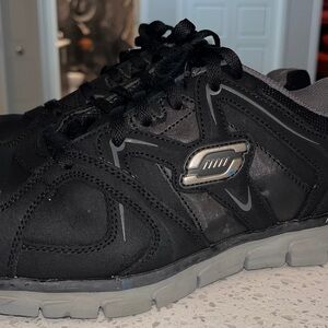 Sketchers Alloy steel tow Flex Sole work shoes size 10